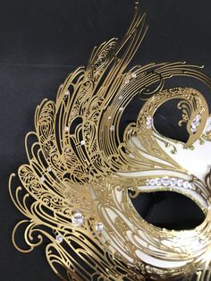 Venetian Mask for decoration - Traditional and original papier-mache Venetian mask, handmade and decorated with metal insert, gold-leaf and glitters,enriched with Swarovski crystals. Dimension: All our masks are handmade papier-machè masks made in Venice. Our decorators use techniques typical of the Venetian tradition such as stucco, acrylics, gold and silver-leaf, macramè, passementerie, glitters and crequelè to offer you a wide range of original handmade masks and decorations This shape is ava Plague Doctor Costume, Plague Mask, Venetian Masquerade Masks, Venice Mask, Women Costume, Mask Masquerade, Venetian Mask, The Venetian, Halloween Mask