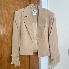 Style 16469 S4 Classic Spring Evening Outerwear, Classic Evening Outerwear For Spring, Beige Evening Blazer For Spring, Beige Blazer For Evening In Spring, Beige Spring Evening Blazer, Blazer Cafe, Size 16, Jackets & Coats, Jackets For Women