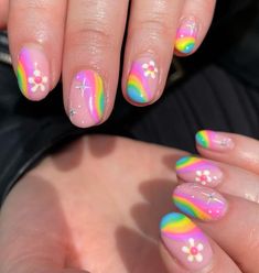 Short Rainbow Nail Designs, Pink Rainbow Nails, Simple Rainbow Nails, Rainbow Short Nails, Short Rainbow Nails, Pride Nail Art, Rainbow Nail Art Designs, Rainbow Nail Art, Rainbow Nails Design