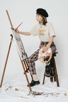 Minga London - All weirdos r welcome! | Official Site Painter Outfit Aesthetic, Art Student Fashion, Artist Aesthetic Outfit, Painter Outfit, Artsy Woman, Painter Fashion, Grunge Teen, Artist Photoshoot, Painter Photography