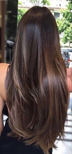 Blond Cenușiu, Natural Brown Hair, Hair Color Asian, Long Brunette Hair, Chocolate Brown Hair Color, Brown Hair Inspo, Brunette Balayage, Brunette Hair With Highlights, Long Hair Color