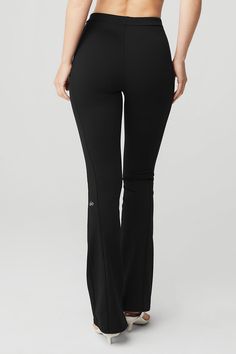 Switch up your go-to silhouette with the High-Waist Zip It Flare Legging, made with our sculpting, breathable interlock fabric. It has a skinny waistband and invisible zippers at inside legs, so you can customize your flare. Soft & breathable interlock fabric Designed & uniquely fit to flatter every size Wear-tested by our in-house team for the perfect fit Alo Yoga® | High-Waist Zip It Flare Legging in Black, Size: Small Womens Black Pants, Flare Legging, Flare Leggings, Back Women, Alo Yoga, Lookbook Outfits, Yoga Women, Bra Tops, Black Leggings