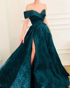 Misty Blossom Gown | Teuta Matoshi Cap Sleeve Prom Dress, Teuta Matoshi, Glamouröse Outfits, Gowns Prom, فستان سهرة, Long Prom Dresses, Beauty Dress, Lace Evening Dresses, Prom Dresses With Sleeves