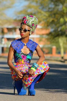 #Africanfashion #AfricanClothing #Africanprints #Ethnicprints #Africangirls #africanTradition #BeautifulAfricanGirls #AfricanStyle #AfricanBeads #Gele #Kente #Ankara #Nigerianfashion #Ghanaianfashion #Kenyanfashion #Burundifashion #senegalesefashion #Swahilifashion DK Robes Glamour, Afro Style, Estilo Hippie, African Inspired Fashion, Kitenge, We Are The World, Africa Fashion, African Print Fashion