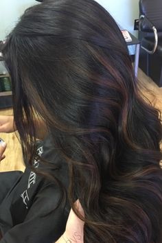 Black Hair With Brown Highlights, Highlights For Dark Brown Hair, Rambut Brunette, Brunette Ombre, Black Hair Balayage, Brown Hair Inspo, Brunette Hair With Highlights, Black Hair With Highlights, Dark Hair With Highlights