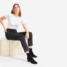 The Pima Micro-Rib Crew Tee White – Everlane Everlane Casual T-shirt, Everlane Casual Short Sleeve T-shirt, White Tee Jeans, Personal Fashion Stylist, Basic White Tee, Outfit Formulas, Style Coach, Printed Maxi Skirts, T Shirt Style