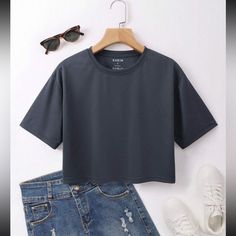 Solid Round Neck Crop Basic Short Sleeve Tee. Dark Grey. Size Small. Never Worn! Casual Gray Cropped T-shirt For Summer, Simple Gray Summer Top, Basic Shorts, Shein Tops, Basic Tee, Solid Tops, Short Sleeve Tee, Dark Grey, Round Neck