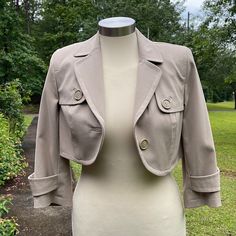 Nwt Ann Taylor Loft Beige Crop Jacket Size 4p. Comes From Smoke And Pet Free Home. Black Poncho, Beige Blazer, Brown Blazer, Single Button Blazer, Velvet Blazer, Grey Blazer, Vintage Blazer, Cropped Blazer, Brown Jacket