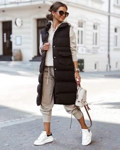 Long Vest Outfit Fall, Puffer Vest Outfit, Winter Outfits Warm, Mommy Outfits, Vest Outfit, Urban Fashion Trends