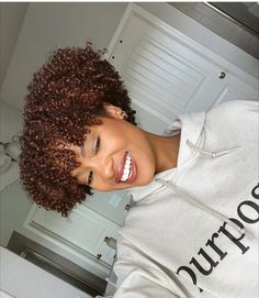 Wash And Go, Short Curly Hair, Short Natural Hair Styles, Protective Styles, Modest Outfits, Hair Goals, Hair Inspo, Curly Hair Styles, Natural Hair Styles