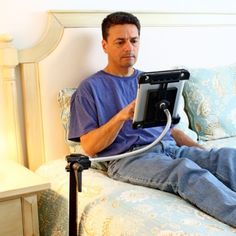 Heavy-Duty iPad & Tablet SnakeClamp attached to Bed Post provides the best way to mount your iPad or eReader in bed! Disabled Bedroom, Ipad Holder For Bed, Adaptive Equipment Diy, Adaptive Devices, Helpful Gadgets, Bedside Caddy, Laptop Desk For Bed, Estate Planning Checklist, Bed With Posts