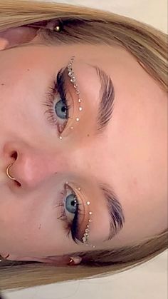 Makeup Look Rhinestones, Glam Rave Outfit, Bejeweled Eye Look, Rave Eye Makeup Rhinestones, Prom Hair Styles With Gems, Boho Prom Makeup, Pretty Nails Simple Classy Almond, Cute Rave Makeup