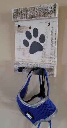 Reclaimed Wood Dog Leash Holder - Cat Leash Holder - Leash Holder - Rustic Plush Iron Nails, Cat Leash, Paw Paw, Pet Leash