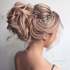 Curled Prom Hair, Wedding Haircut, Unique Wedding Hairstyles, Messy Wedding Hair, Wedding Hairstyles For Medium Hair, Wedding Hairstyles Medium Length, Curls For Long Hair, Bridal Hair Updo, Elegant Wedding Hair