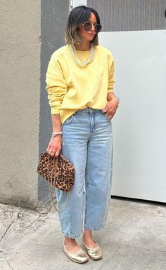 Yellow With Pink Outfit, Yellow And Jeans Outfit, Jeans Palazzo Outfits Casual, Yellow Cardigan Outfit Aesthetic, Yellow Outfits For Women, Italian Style Outfit, Yellow Jeans Outfit, Yellow Ootd, Yellow Shirt Outfit