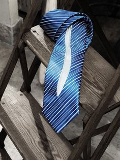 Silk blue stripped tie, perfect to create a contemporary and solidly masculine look. #AngeloGalasso Mens Flip Flop, To Create, Blue