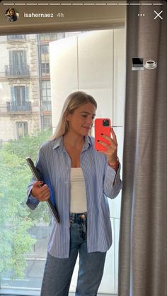 Blue Shirt Outfits Women, Blue Shirt Women Outfit, Study Outfits, Shirt Outfits Women, Blue Striped Shirt Outfit, Oversized Shirt Outfit, Mode Zara, Uni Outfits, Casual Outfit Inspiration