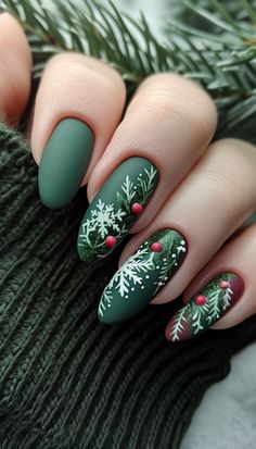 Holly Nails Design, Yule Nail Designs, Airbrush Christmas Nails, Short Holiday Gel Nails, Winter Fingernail Designs, Intricate Christmas Nails, Christmas Nails Abstract