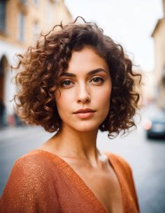 Curly Bob Hair, Curly Inverted Bob, Bob Hair Styles, Bob Haircut Curly, Hair Streaks, Colored Curly Hair, Short Curly Haircuts, Short Curly Bob, Classic Hairstyles