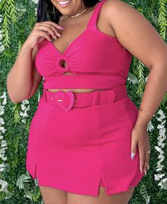 Barbiecore Aesthetic Outfit Plus Size, Barbie Core Plus Size, Barbie Club Outfit, Malibu Barbie Outfit Aesthetic, Barbiecore Moodboard, Barbiecore Outfit Plus Size, Pink Barbie Aesthetic Outfits, Plus Size Barbie Outfit, Y2k Barbie Aesthetic