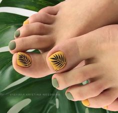 Pedicure Design, Unghie Nail Art, Black Nail