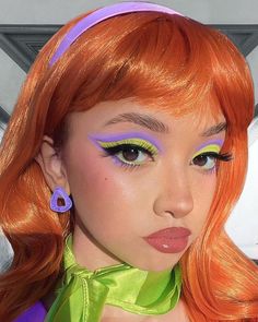 Scooby Makeup Halloween, Easy Gem Makeup Looks, Cool Fun Makeup Looks, Daphne From Scooby Doo Makeup, Costume Inspired By Movies, Cosplay Party Ideas, Cosplay Make Up Ideas, Daphne Cosplay Makeup, Scooby Doo Inspired Makeup