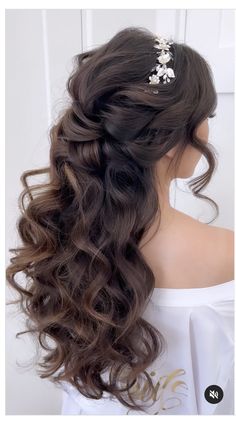 Graduation Hairstyle, Deb Ball, Modern Bridal Hairstyles, Wedding Hairstyles Half Up Half Down, Wedding 2025