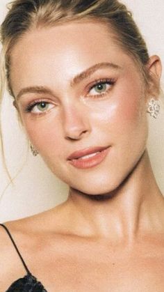 Eyeliner Bridal Makeup, Sophia Richie Bridal Makeup, Editorial Bridal Makeup, Alex Cooper Wedding Makeup, Alex Cooper Hair, Anna Sophia Robb, Pale Skin Makeup, Bridal Makeup Natural, Bridal Makeup Looks