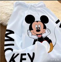 Hoody Outfits, Cute Good Morning Images, Bridal Lehenga Collection, Mickey Mouse Sweatshirt, Stylish Hoodies, Cute Lazy Outfits, Cheap Hoodies, Lazy Outfits, Looks Black