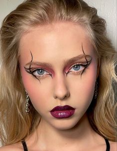 Eyeliner Video, Black Eyeliner Makeup, Trippy Tattoo, Wine Lips, Rave Makeup, Halloween Makeup Inspiration, Eyeliner Makeup