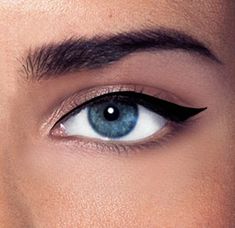 3 Surprising Steps for the Perfect Liquid Line | The Untrendy Girl | A Beauty Guide with Heart Smoky Eye Tutorial, Smokey Eye Tutorial, Beauty Guide, Eyebrow Shape, Perfect Brows, Long Lashes, Summer Beauty, All Things Beauty, Smokey Eye