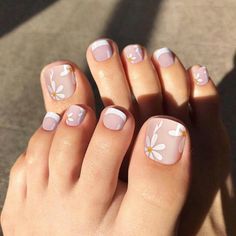 French Pedicure With Flower, Round Toe Nails, Pedicure Design Ideas, Flower Toe Nails, Easy Toe Nail Designs, Simple Toe Nails, Nail Design Glitter