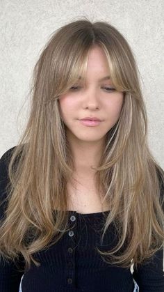 #hair #curtainfringe #layers Bangs 2022, Bangs For Round Face, Bangs Long, Bangs With Medium Hair, Hairstyles For Layered Hair, Hair Stylies, Long Hair With Bangs, Side Part