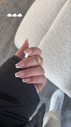 French Modern Nails, Gel Nail Aesthetic, Pretty Nails Aesthetic, Trending Nail Colors, Dance Nails, Nail Colors And Designs, French Acrylics, Nails Aesthetic, Modern Nails