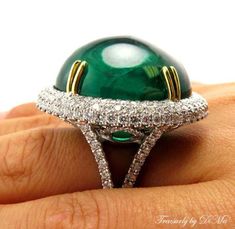 Luxury Oval Cabochon Emerald Ring, Luxury Cabochon Emerald Ring For Wedding, Luxury Emerald Cabochon Ring For Wedding, Luxury Wedding Emerald Ring With Cabochon, Elegant Green Emerald Cabochon Ring, Elegant Green Cabochon Emerald Ring, Elegant Cabochon Emerald Ring For Formal Occasions, Luxury Emerald Cabochon Ring With Diamonds, Luxury Round Cabochon Diamond Ring