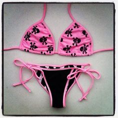 Pink and black skull bikini Goth Bathing Suit, Black And Pink Swimsuit, Scene Swimsuit, Goth Swimsuit Bikinis, Skull Swimsuit, Cute Emo Bikinis, Skull Clothing, Scene Kids