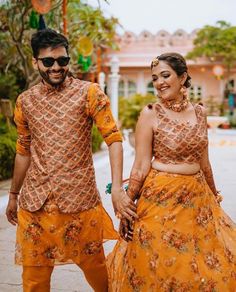 Yellow Haldi Outfit, Wedding Matching Outfits, Printed Outfits, Coordinated Outfits, Coordinates Outfits, Wedding Dresses Men Indian