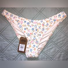 Very Cute And Colorful Floral Ribbed Pattern Billabong “Ditsy Dreamin Hike” Bikini Bottom. High Cut. Cheeky Coverage. New With Tags. Feel Free To Ask Questions Of Make Me An Offer! Billabong Swim, Billabong Women, Reversible Bikinis, Cheeky Bikinis, High Cut, Billabong, White Blue, Feel Free, Tags