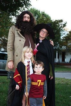 a family dressed up as harry potter and hermi