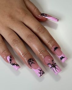 Spooky but make it pink 👻💗🕸️ Inspo @houseofnailzla . . . . #acrylicnails #nailsofinstagram #nailinspo #nailinspiration #spookyseason… | Instagram Pink Black Nails, Black Halloween Nails, Holloween Nails, Fake Nails Designs, Black Acrylic Nails, Magic Nails, Subtle Nails, Stylish Nails Designs, Colored Acrylic Nails