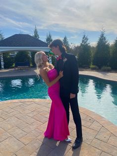 Formal Dance Pictures Couples, Pink Hoco Couple, Dance Couple Poses, Prom Picture Ideas For Couples, Hoco Pictures Ideas Couple, Hoco Couple Pictures, Hoco Picture Ideas, Prom Couple Poses, Dresses Poses