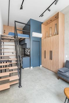 Leticia de Nóbrega | Studio HAR Build A Loft Bed, Mini Studio, Tiny House Stairs, Mini Loft, House Construction Plan, House Stairs