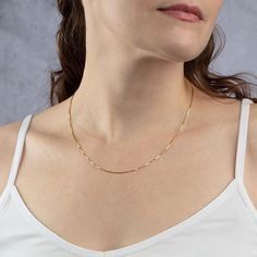 14K Gold 18" Box Chain This chain is classy yet sassy, making it the perfect choice for any occasion.  Design Information       Approx. 1.99gr      Approx. 18"L x 1/16"W     14K     Lobster claw clasp Royal Chain, Curtis Stone, Skirt Shapewear, Ireland Fashion, What A Girl Wants, Necklace Box, Outfit Making, Box Chain, Lobster Claw