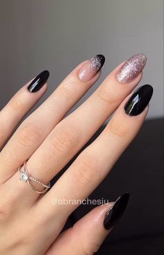 Nails Inspiration Black, Nails Inspired, Nails Now, Casual Nails, Paparazzi Photos, Almond Acrylic Nails, New Year's Nails, Hot Nails, Bridal Nails