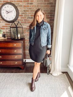 20 Outfits for How to Wear Chelsea Boots with Style - Be So You Chinos And Chelsea Boots Women, Dresses With Chelsea Boots, Dress With Chelsea Boots Outfits, Dress With Chelsea Boots