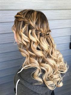 Down Hairstyles For Prom. There are any references about Down Hairstyles For Prom in here. you can look below. I hope this article about Down Hairstyles For Prom can be useful for you. Please remember that this article is for reference purposes only. #down #hairstyles #for #prom Down Curly Hairstyles, Curly Prom Hair, Cute Prom Hairstyles, Simple Prom Hair, Prom Hair Down, Pinterest Hair, Natural Hair Styles Easy, Penteado Cabelo Curto