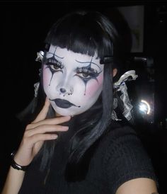 Vintage Pierrot Clown Makeup, Clown Makeup And Outfit, Moon Clown Makeup, Black White And Red Clown Makeup, Clown Alt Makeup, Cute Clown Makeup Looks, Cute Clown Outfit Ideas, Black And White Clown Makeup Easy, Clown Black And White Makeup