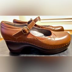 Sanita Leather Mary Jane Danish Clogs. Light Brown/ Tan Nwot Durable Polyurethane Outsole. Round- Toe Silhouette. Mary Jane Clogs, Leather Mary Janes, Mule Clogs, Mules Shoes, Tan Brown, Light Brown, Mary Janes, Clogs, Women Shoes