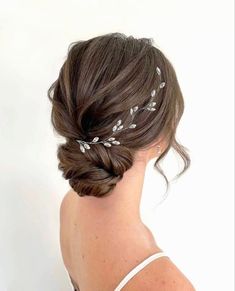 There's this competition called #ONESHOT Hair Awards. It's global, free to participate in, and 100% transparent. There are two overall categories: Big Shot (for studio-style work) and Hot Shot (for "real hair behind the chair"). #weddinghairstyle Wedding Updo With Hair Vine, Bridal Hair With Accessory, Bridal Updo With Hair Comb, Bridal Updo With Hair Piece, Wedding Hair For Lace Dress, Romantic Bridal Hair With Veil, Wedding Updo With Veil And Hair Piece, Perfect Wedding Hair, Wedding Bun With Hair Piece