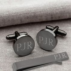 "This is the ultimate wedding day gift set for your groomsmen, best man and groom. The handsome set features a pair of round gunmetal cufflinks and a matching gunmetal tie clip. Each piece can be engraved with the recipient's initials making a special gift that can be used more than just once! - FREE SHIPPING - FREE PERSONALIZATION - RUSH ORDERS available - https://etsy.me/2XbpDlk - Stainless steel construction with gunmetal coating. - Each set arrives in padded black gift box. - Cufflinks measu Bridesman Gifts, Monogrammed Cuff, Groomsmen Cufflinks, 20th Birthday Gift, Engraved Cufflinks, Engraved Cuff, Custom Cufflinks, Groomsmen Gifts Personalized, Personalized Cufflinks